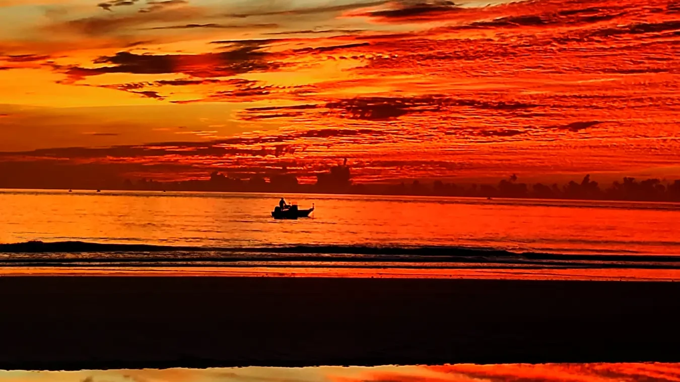 Colorful Sunrise at the Beach